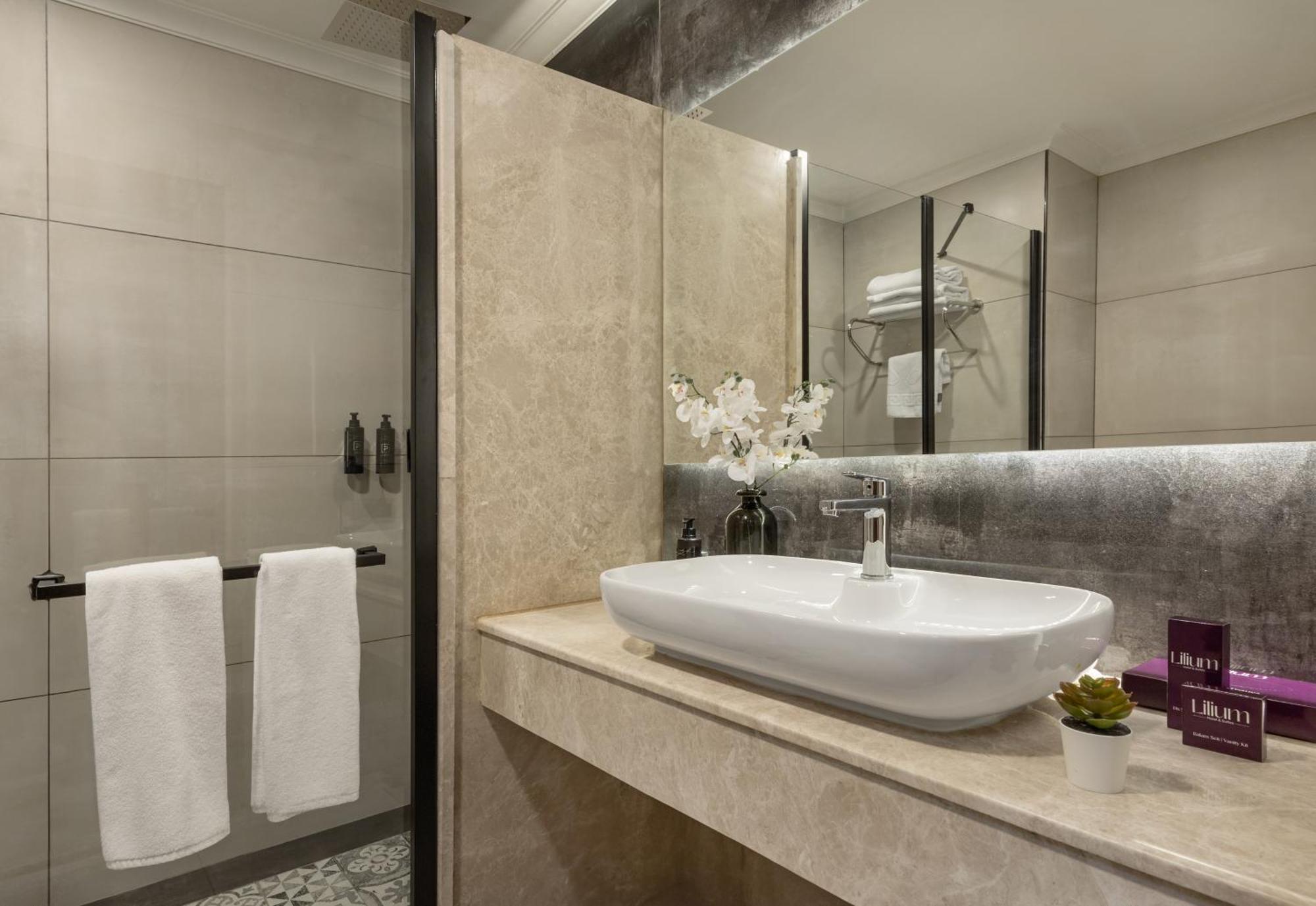 Lilium Hotel & Suites Бурса Екстериор снимка