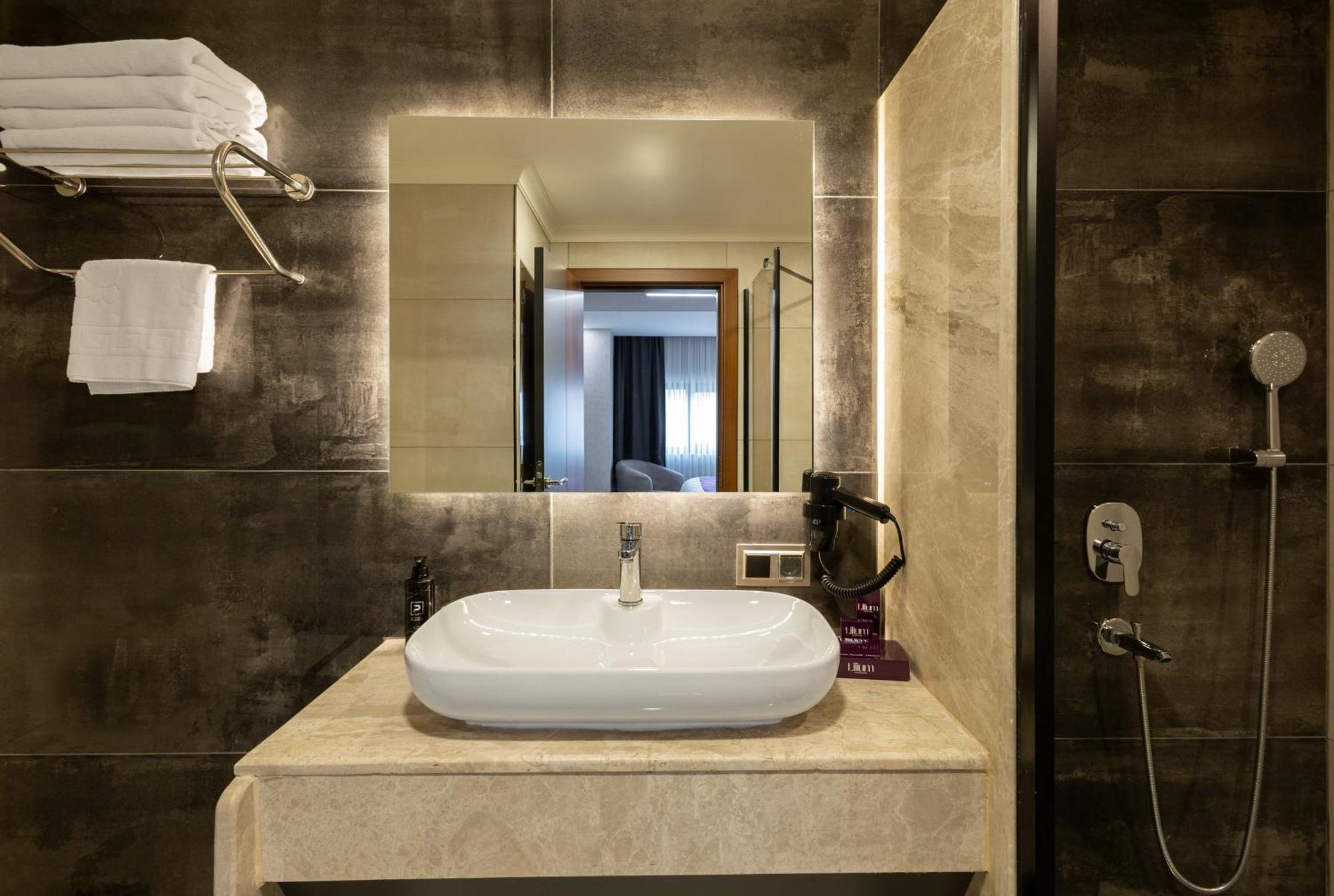 Lilium Hotel & Suites Бурса Екстериор снимка